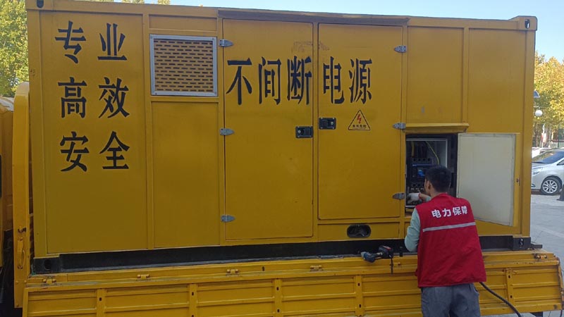 云溪柴油发电机组和UPS电源配合使用时，如何避免切换过程中的电力中断？